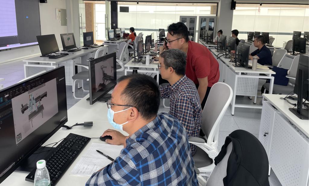 智能制造与物流软件新篇章 学院携手美云智数共筑数字孪生师资力量